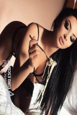 Angela Bisexual  Escort Amsterdam