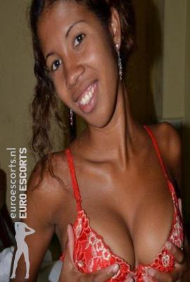 Fluweelzachte Esmee  Escort Groeningen